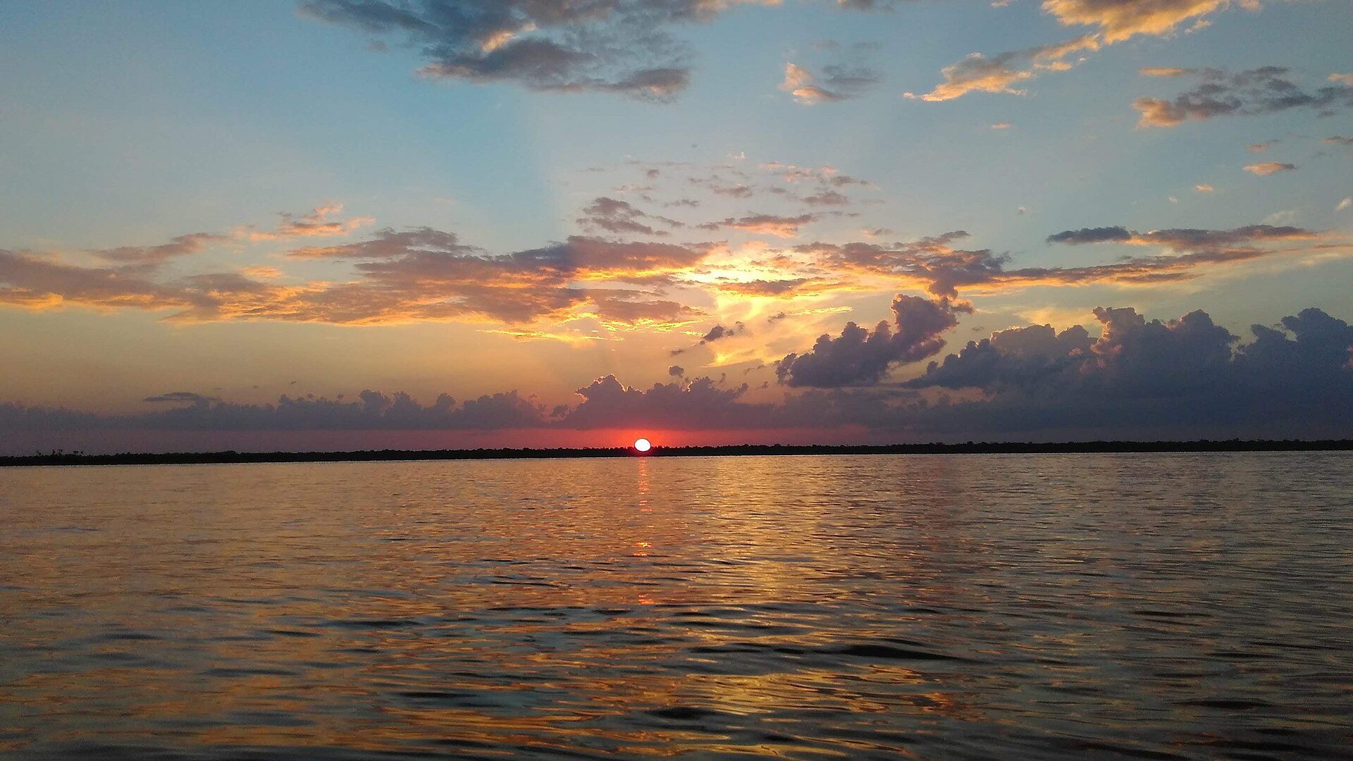 Pôr do sol no Rio Tocantins