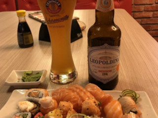Sushi e temaki do Perfil Flutuante